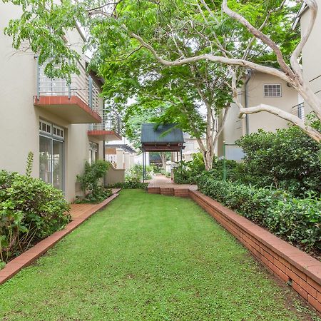 Courtyard Hotel Arcadia Pretoria-Noord Exterior foto