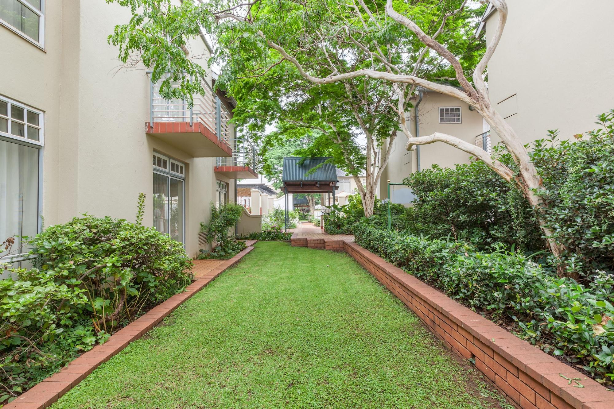 Courtyard Hotel Arcadia Pretoria-Noord Exterior foto