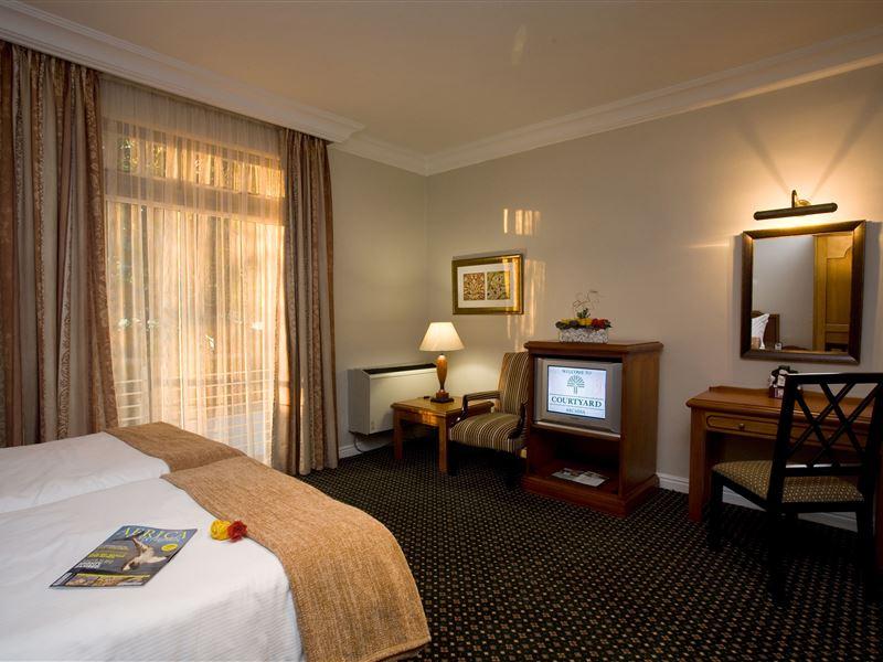 Courtyard Hotel Arcadia Pretoria-Noord Exterior foto