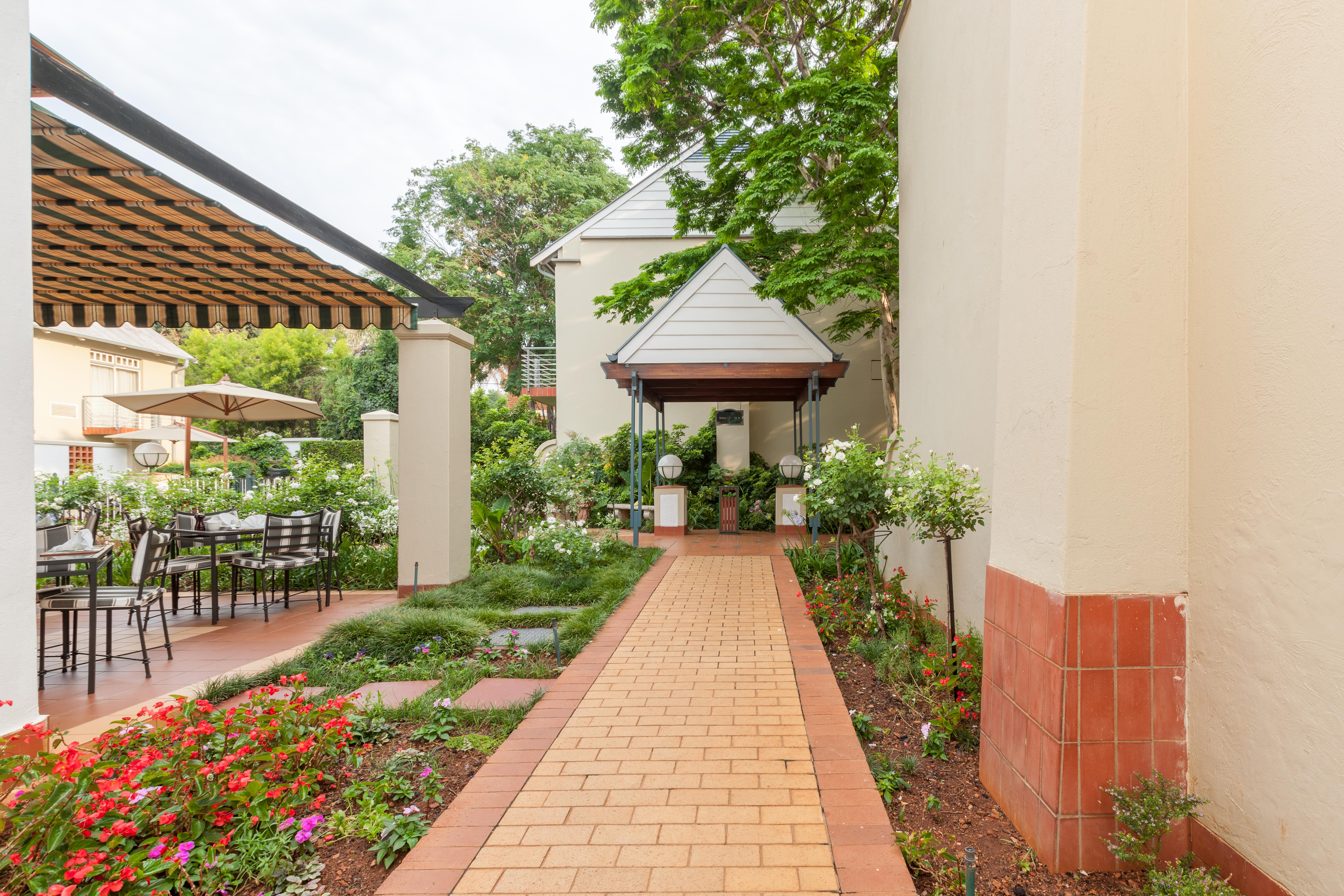 Courtyard Hotel Arcadia Pretoria-Noord Exterior foto