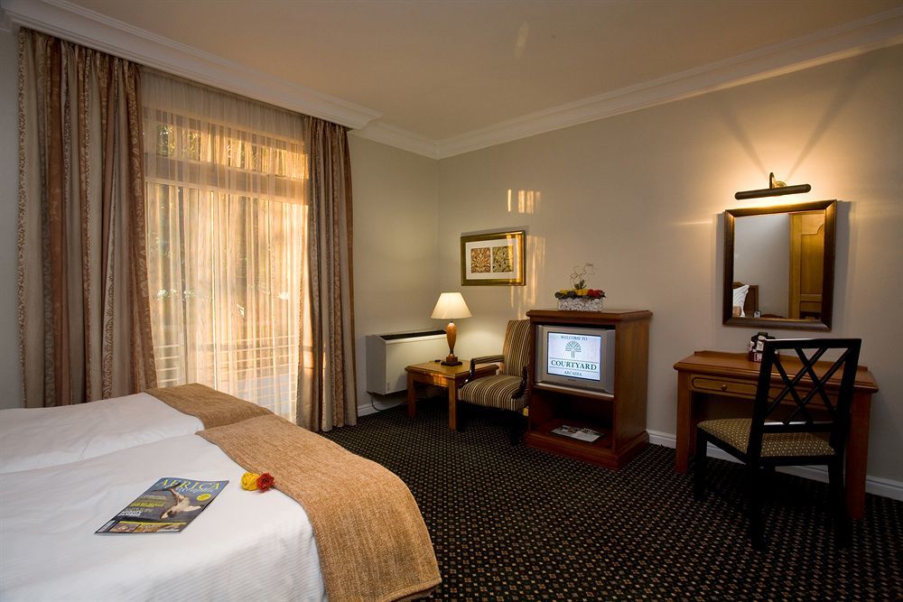 Courtyard Hotel Arcadia Pretoria-Noord Exterior foto
