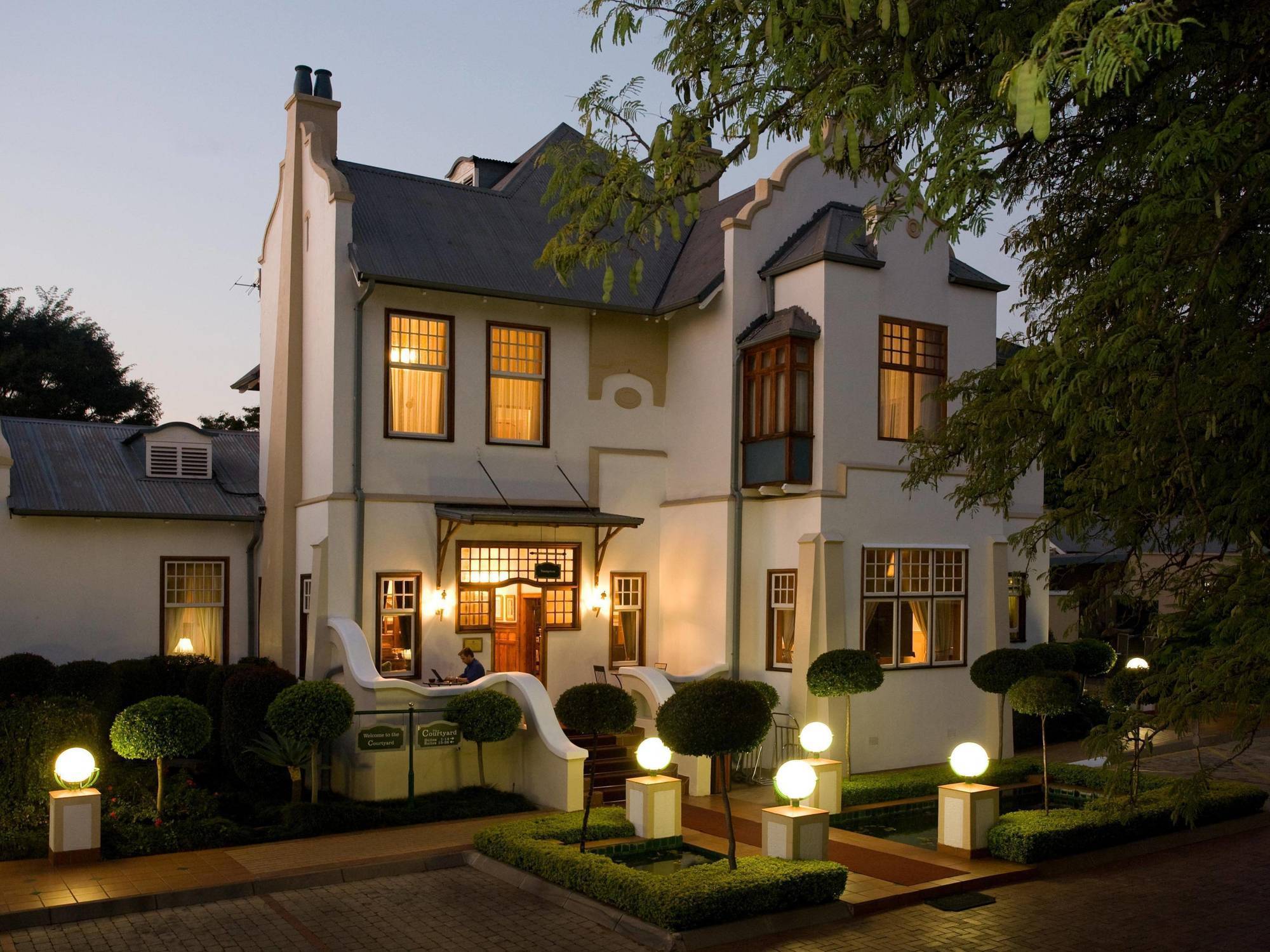 Courtyard Hotel Arcadia Pretoria-Noord Exterior foto